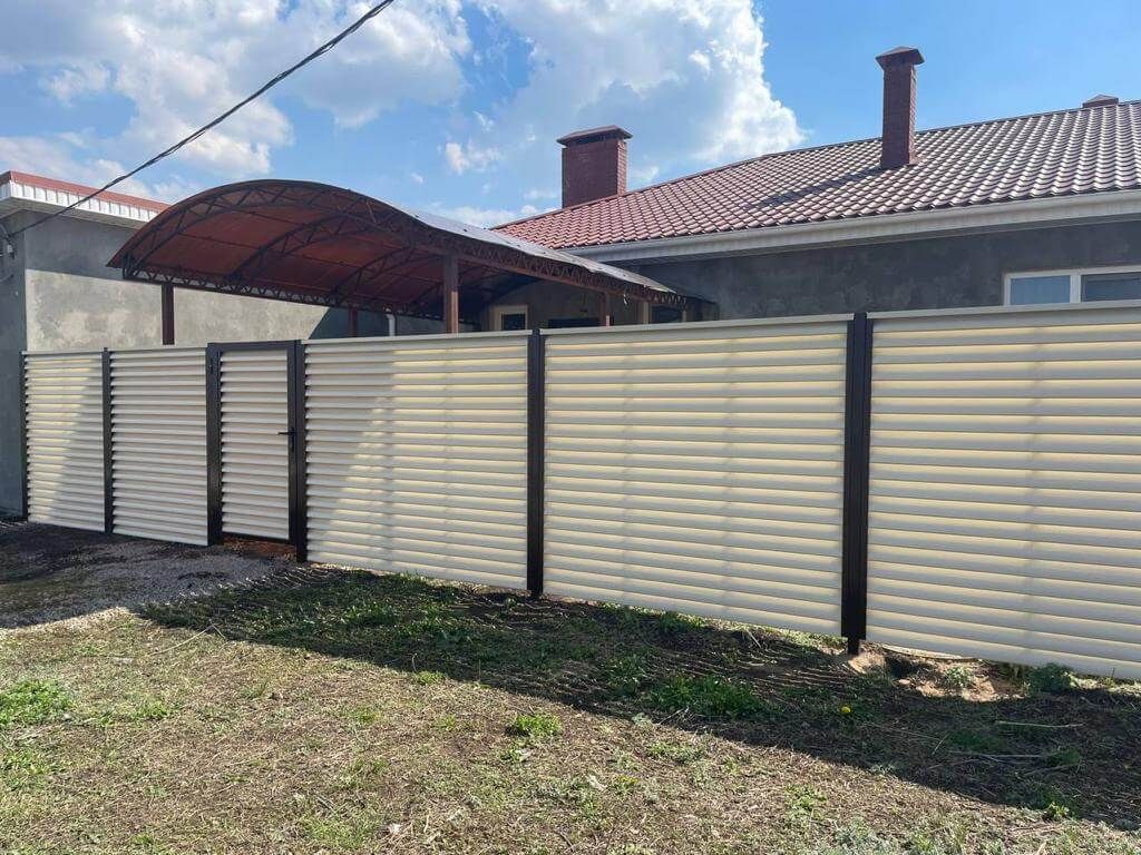 Забор из ламелей Еврожалюзи 25м RAL1015/1015 Слоновая Кость двусторонний фото 5 в Петрозаводске