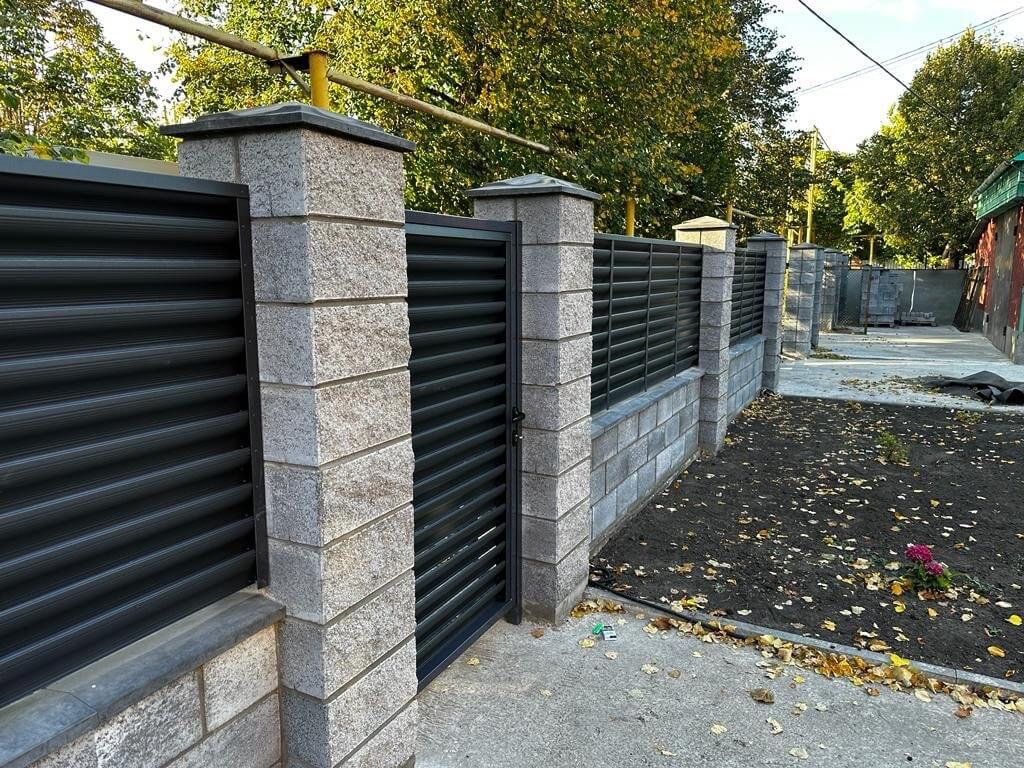 Забор-жалюзи 19м RAL7024/7024 Серый Графит двусторонний MATTE фото 1 в Петрозаводске