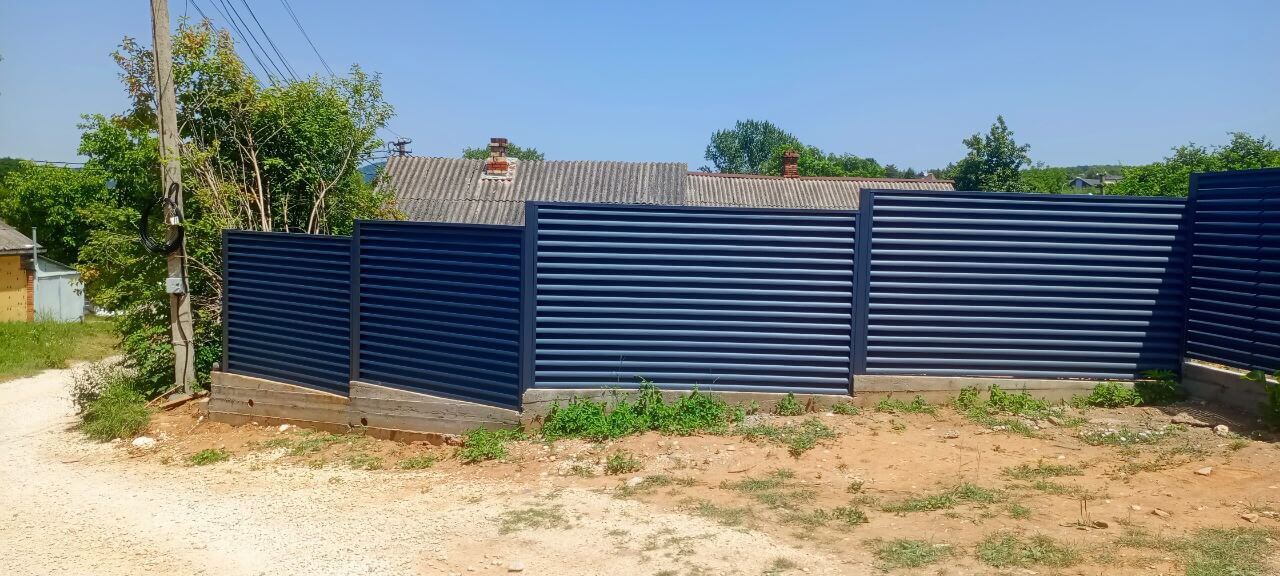 Забор-жалюзи из ламелей Еврожалюзи 53м RAL7024 Серый Графит МАТТЕ фото 6 в Петрозаводске