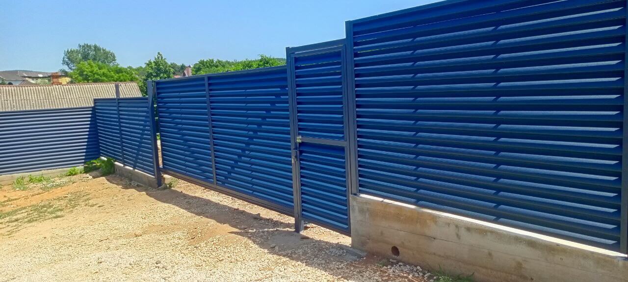 Забор-жалюзи из ламелей Еврожалюзи 53м RAL7024 Серый Графит МАТТЕ фото 15 в Петрозаводске