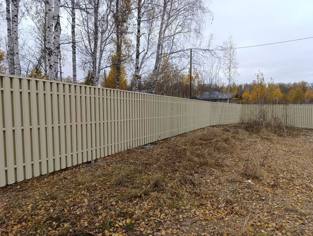 Забор из евроштакетника 140м RAL1015/1015 Слоновая Кость двусторонний фото 1 в Петрозаводске