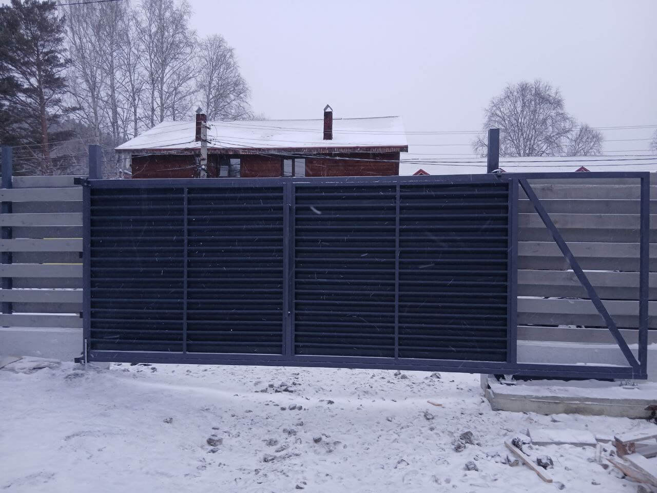 Входная группа из ламелей Хай-Тек RAL7024/7024 Серый Графит двусторонний МАТТЕ фото 17 в Петрозаводске