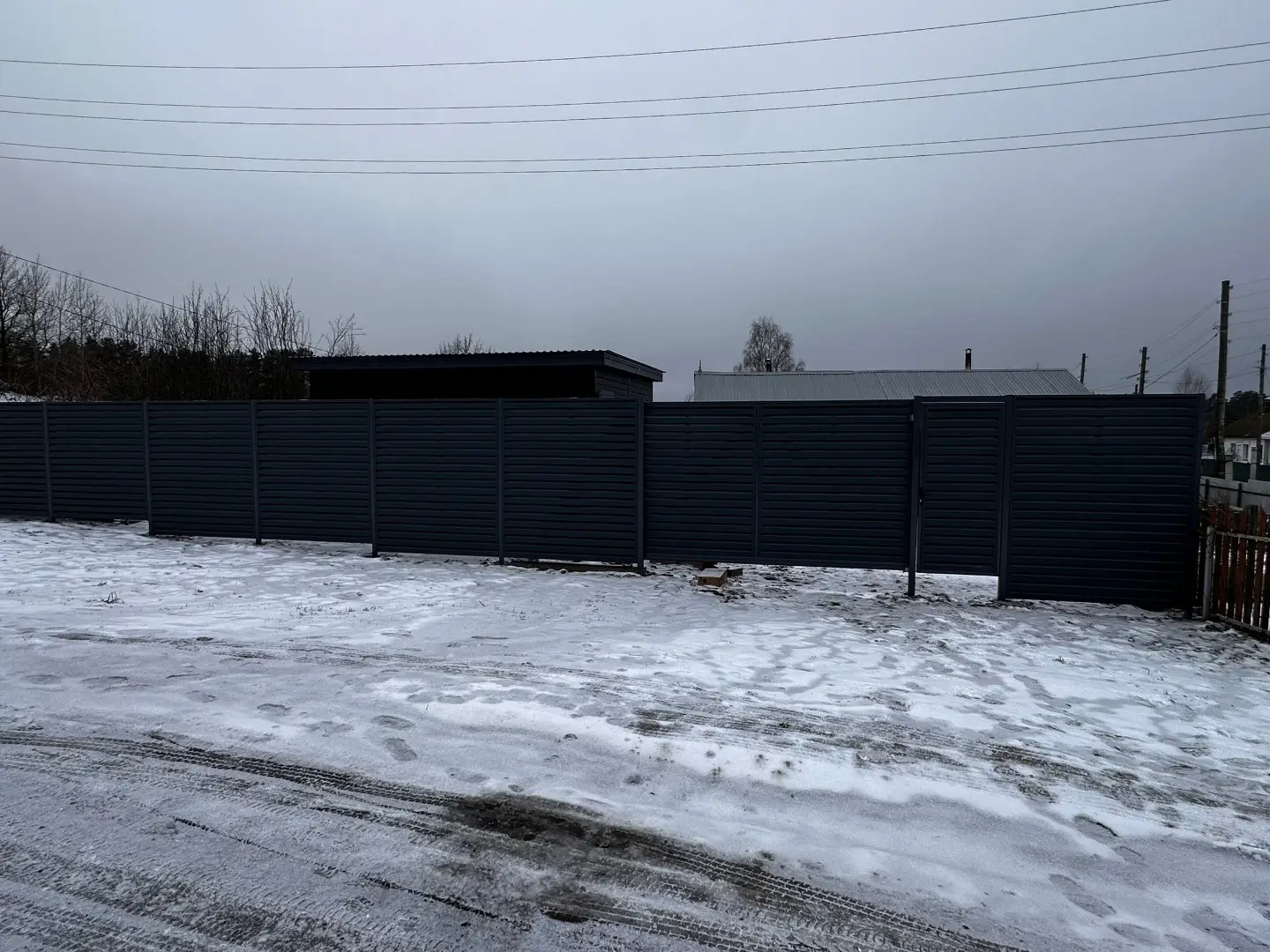 Забор-жалюзи из ламелей Хай-Тек 20м RAL7024/7024 Серый Графит двусторонний МАТТЕ фото 1 в Петрозаводске