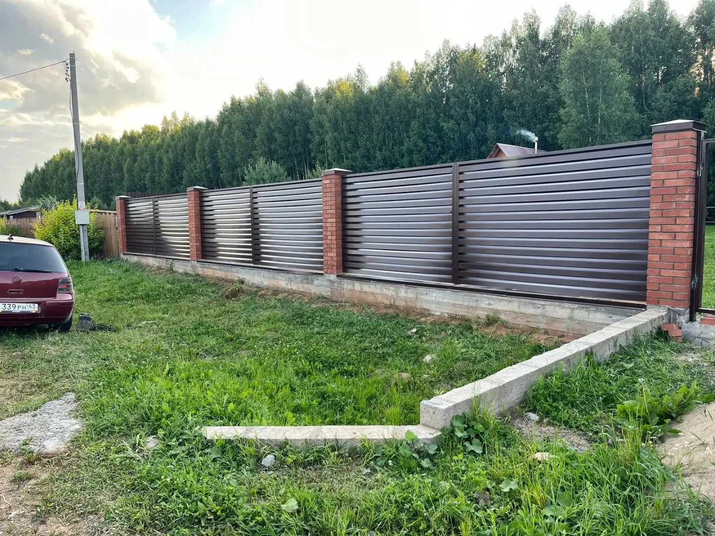 Забор-жалюзи из ламелей Хай-Тек 26м RAL8017/8017 Шоколад двусторонний в Петрозаводске